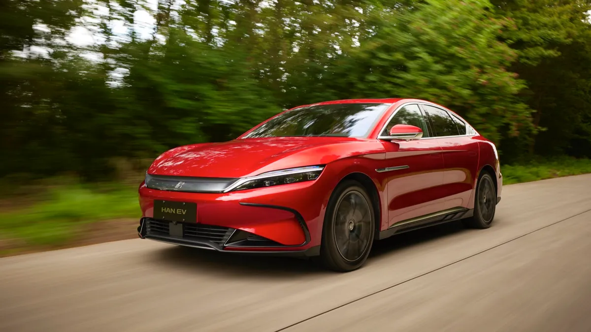 BYD BYD HAN — photo 3