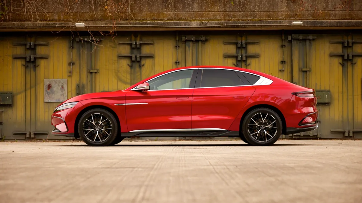 BYD BYD HAN — photo 9