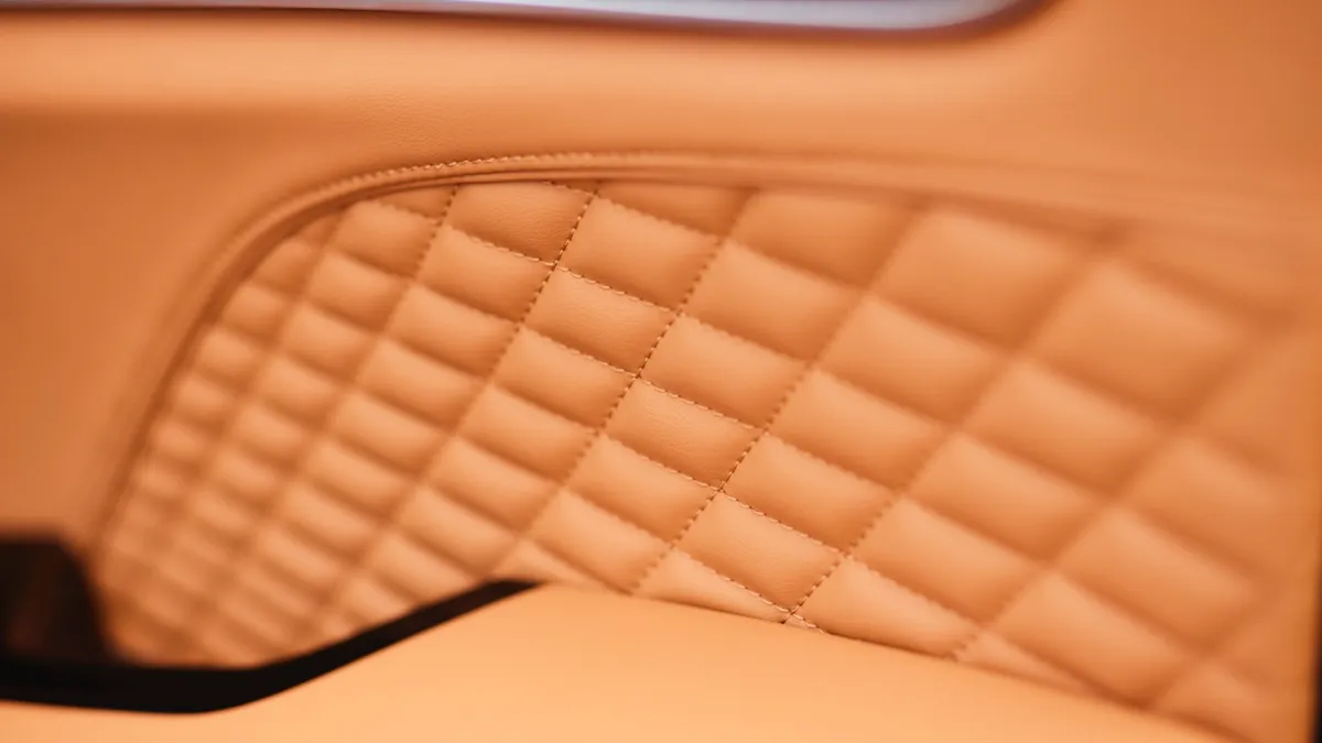 BYD BYD HAN — photo 22