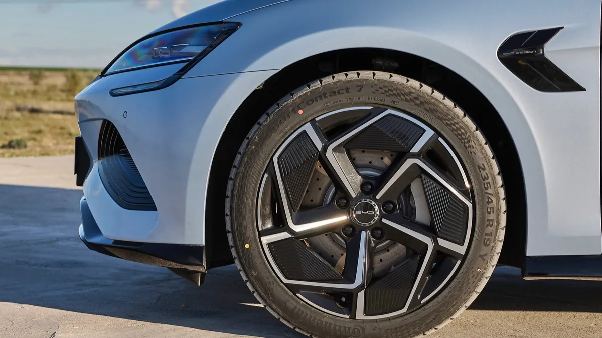 BYD BYD SEAL 61.4 kWh RWD Comfort — photo 30