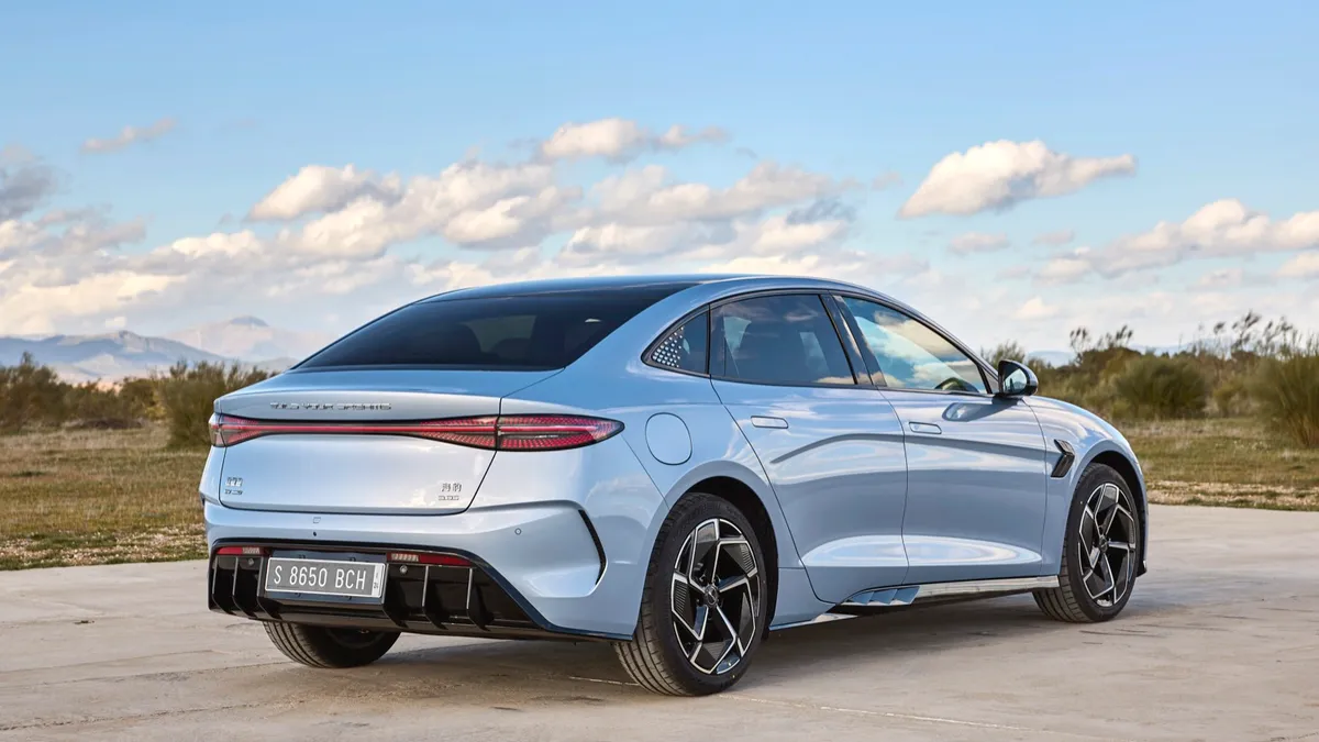 BYD BYD SEAL 82.5 kWh RWD Design — photo 9