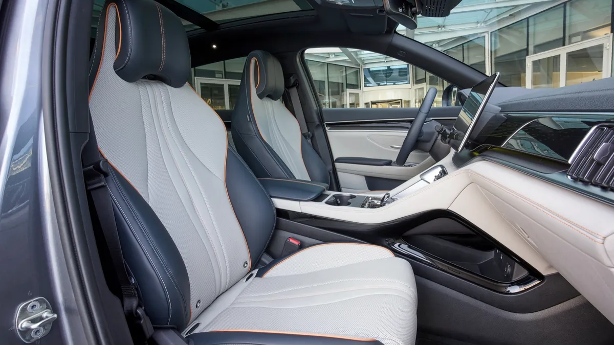 BYD BYD SEAL U 71.8 kWh Comfort — photo 9