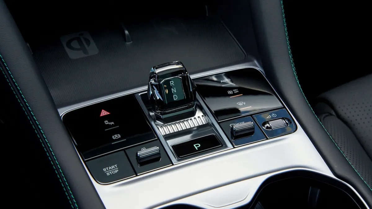 BYD BYD SEAL U 71.8 kWh Comfort — photo 11