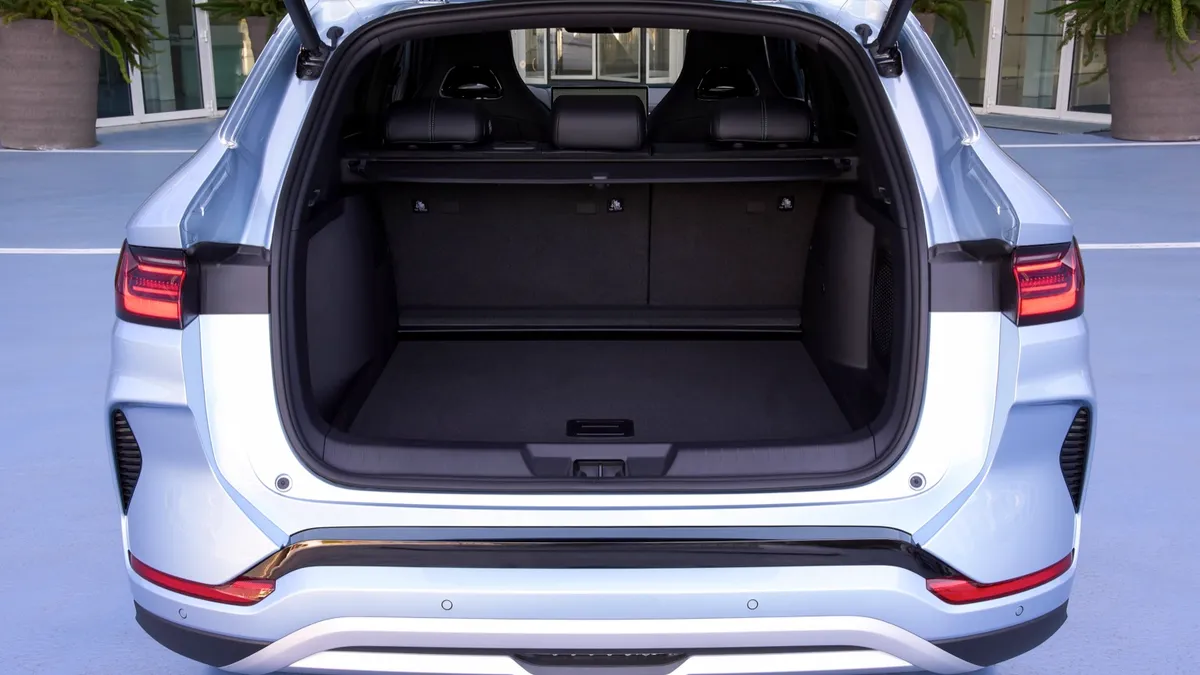 BYD BYD SEAL U 71.8 kWh Comfort — photo 12