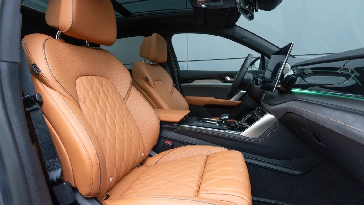 BYD BYD TANG Flagship — photo 13