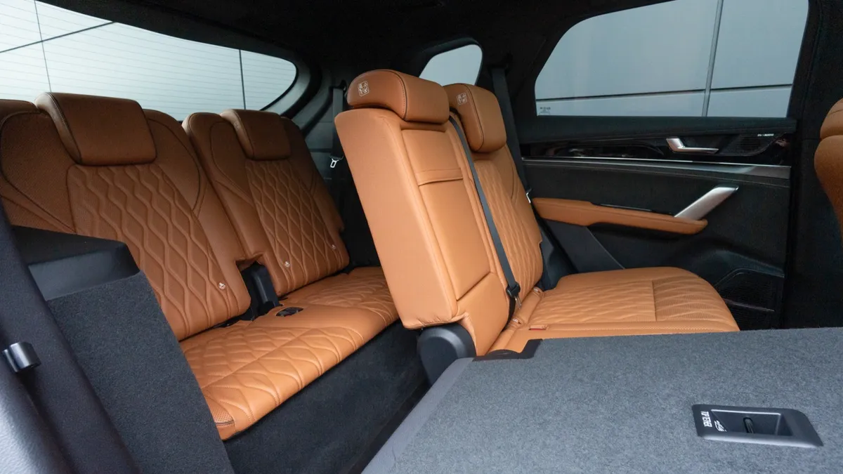 BYD BYD TANG Flagship — photo 16