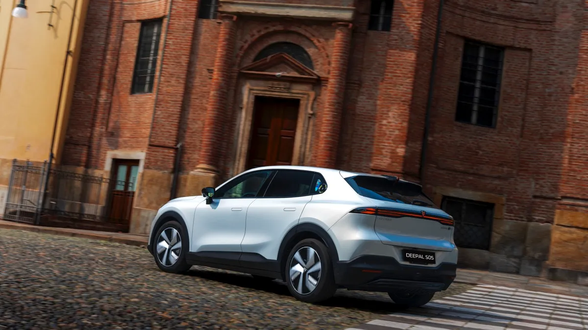 Changan Changan Deepal S05 4WD Max — photo 8