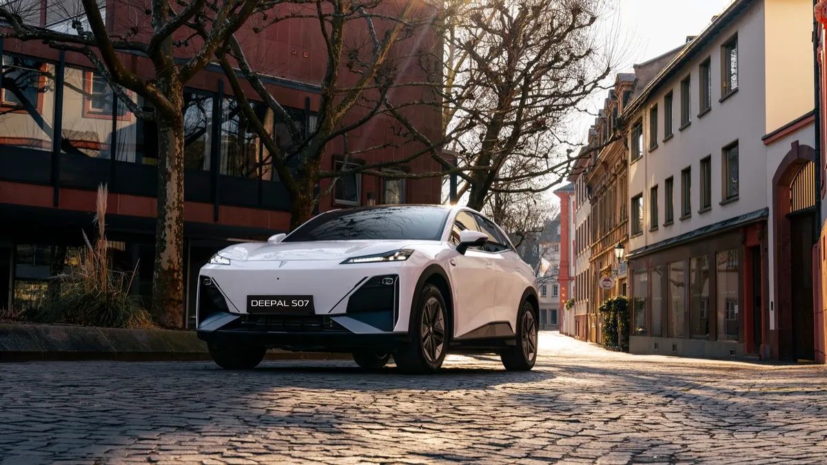 Changan Changan Deepal S07 Standard — photo 2