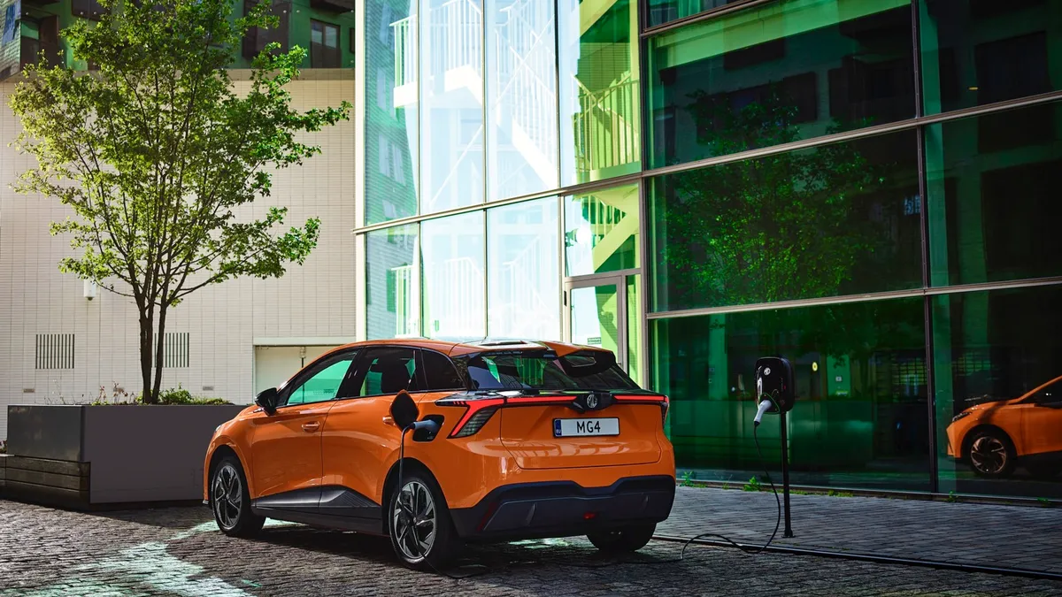 MG MG MG4 Electric 51 kWh — photo 11