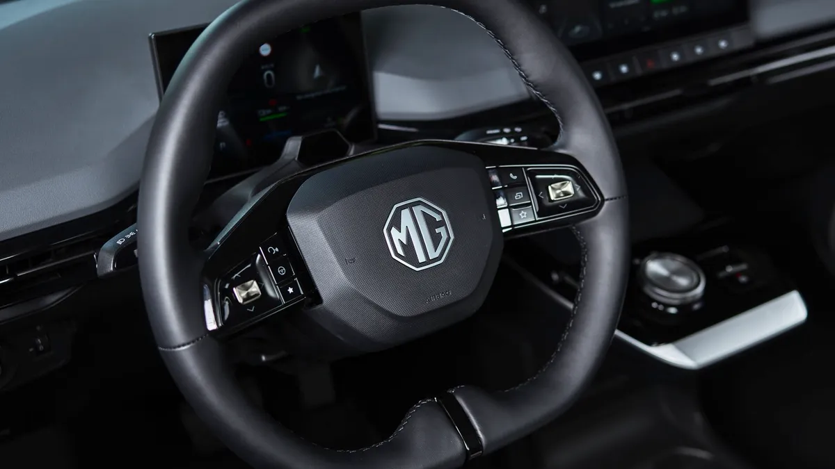 MG MG MG4 Electric 77 kWh — photo 17