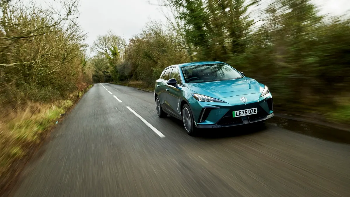 MG MG MG4 Premium Extended Range — photo 2