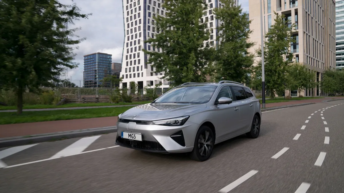MG MG MG5 Electric Long Range — photo 2