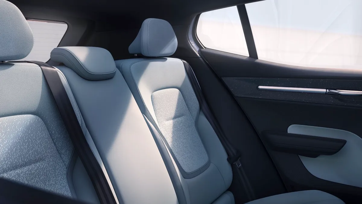 Volvo Volvo EX30 Single Motor — photo 21