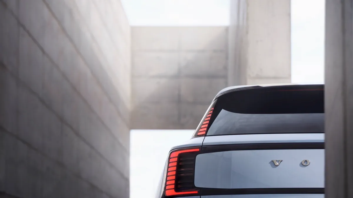 Volvo Volvo EX30 Single Motor — photo 28