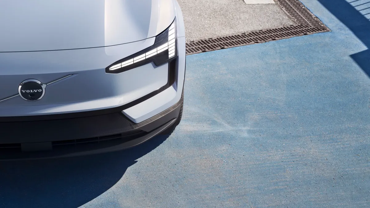 Volvo Volvo EX30 Single Motor ER — photo 31