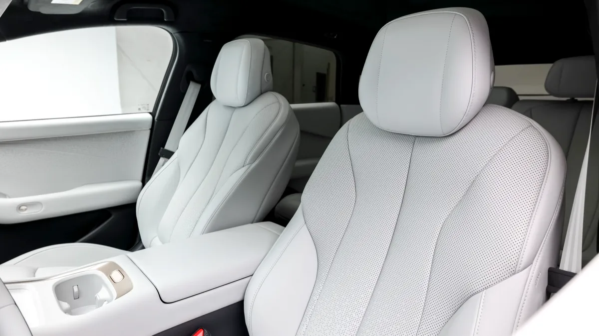 Xpeng XPENG P7+ RWD Long Range — photo 21