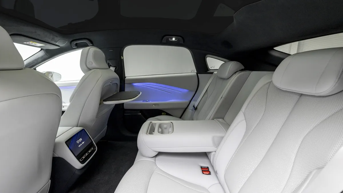 Xpeng XPENG P7+ RWD Long Range — photo 27