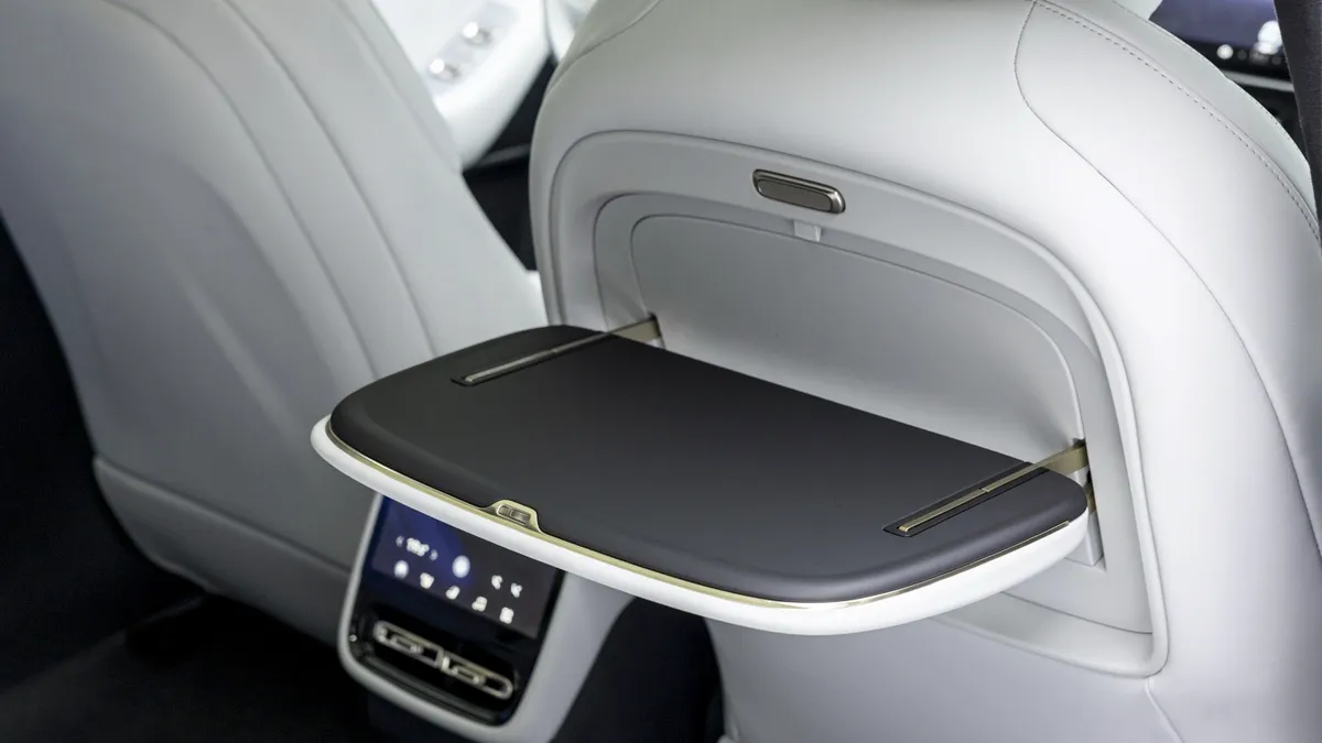 Xpeng XPENG P7+ RWD Long Range — photo 28